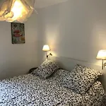 Au Vieux Lavoir Avec Parking Prive, Jardin , Climatisation, A 500 M De La Cite