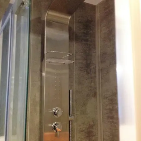 Apartament Au Vieux Lavoir Avec Parking Prive, Jardin , Climatisation, A 500 M De La Cite Carcassonne