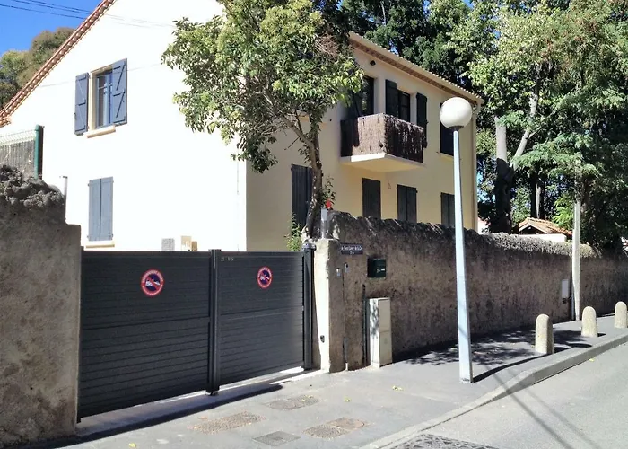 Au Vieux Lavoir Avec Parking Prive, Jardin , Climatisation, A 500 M De La Cite * Carcassonne